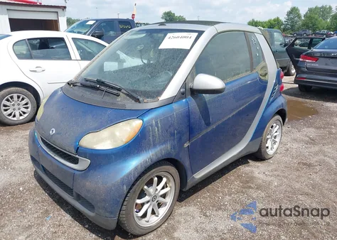 2008 Smart Fortwo Passion z USA, uszkodzony, nr VIN WMEEK31X88K083563